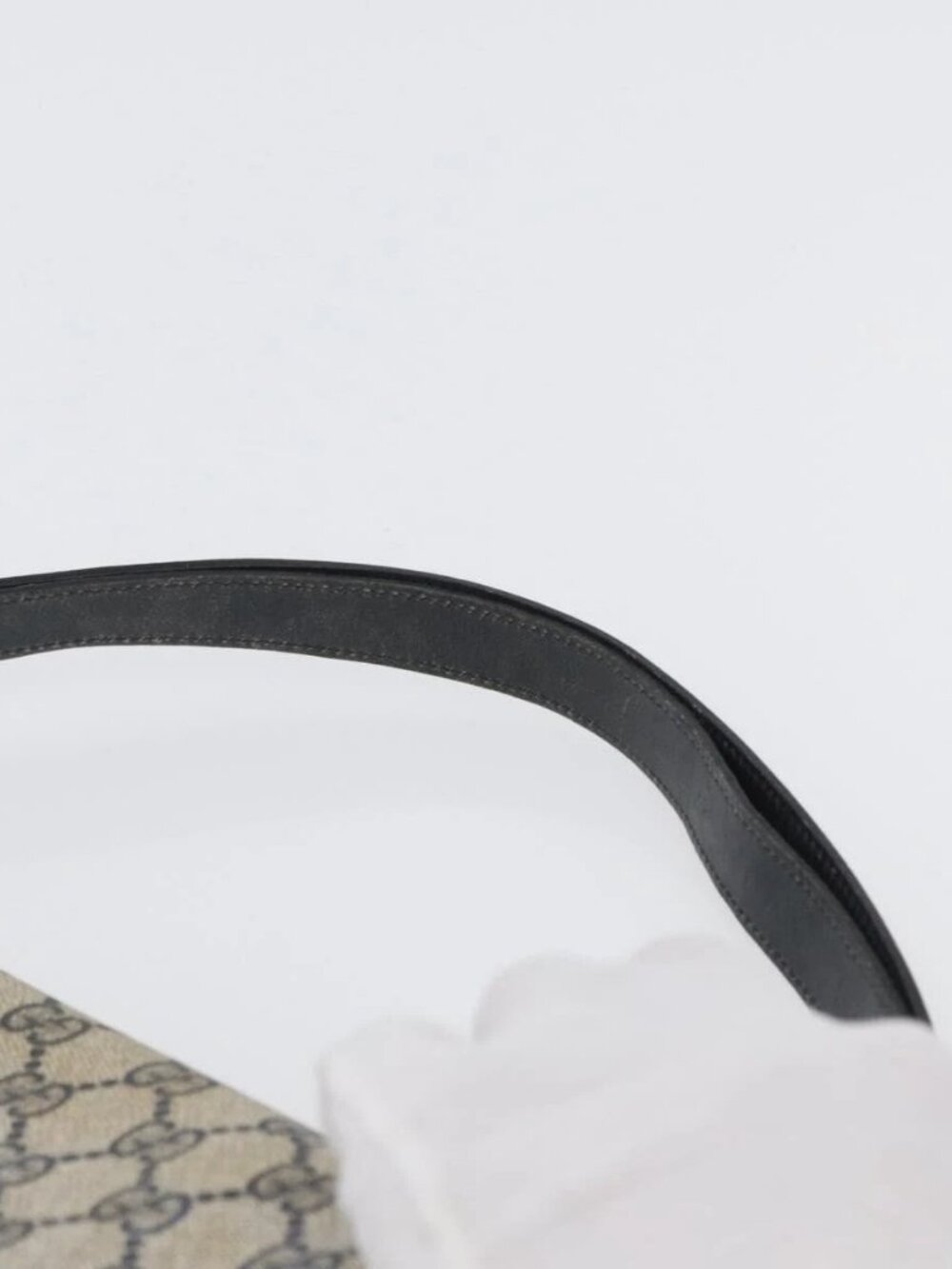 GUCCI GG Supreme Shoulder Bag PVC Navy Gold - Picture 9 of 16